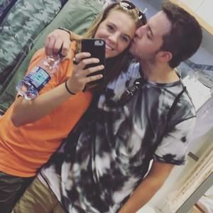 Meet your Posher, Alexis